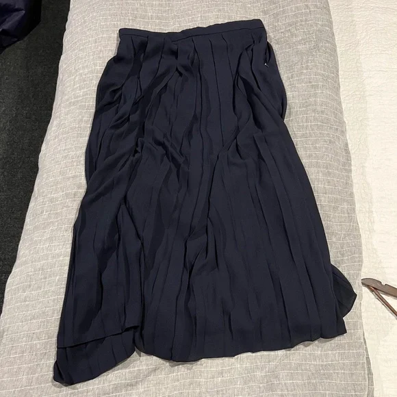 J. Crew - Gwyneth Pleated Slip Skirt - Size 10 - Navy NWT - Picture 2 of 3